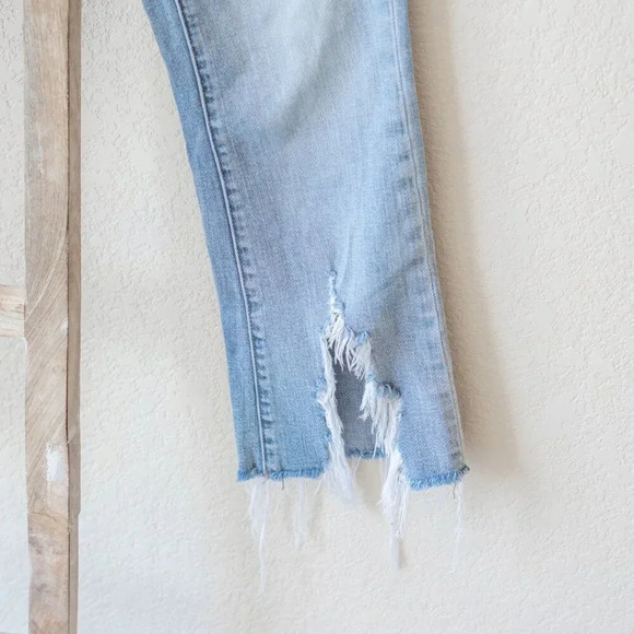 BLANK NYC CROPPED RAW CHEWED FRINGE HEM WITH SLIT JEANS SZ 26 - Picture 6 of 12
